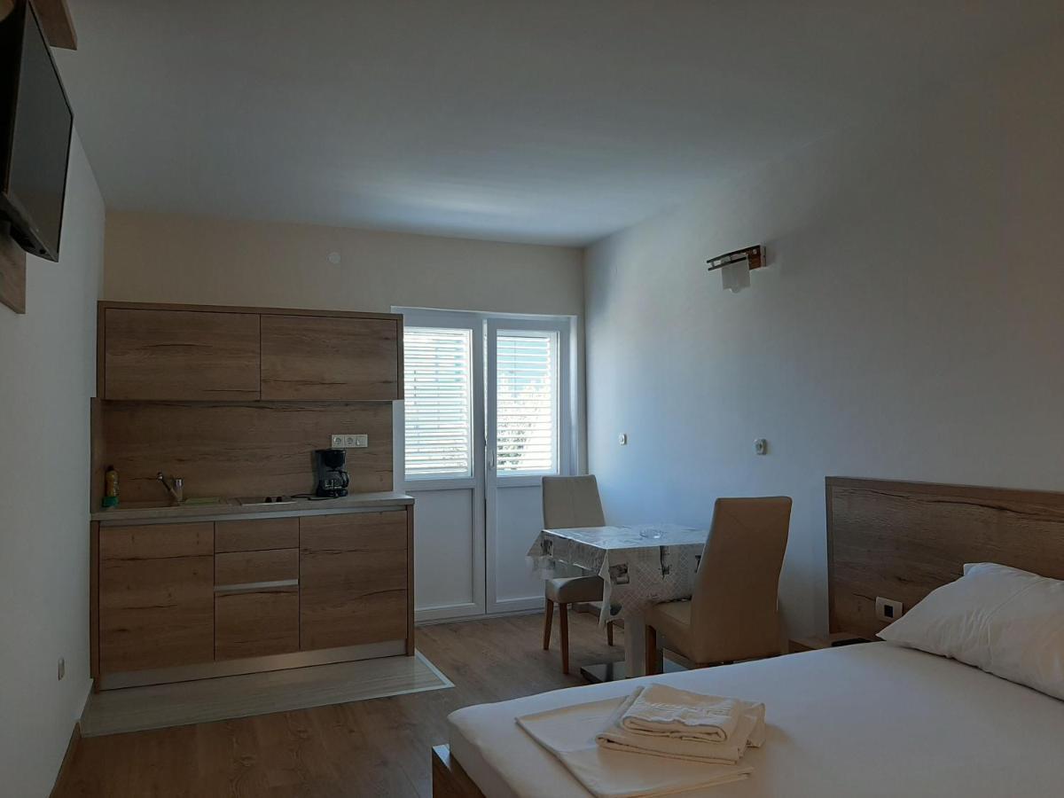 Apartments Edo Novalja Exterior photo